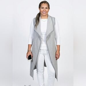 Dynamite Gray&White Geometric Print Sleevless Cardigan Size XS-S